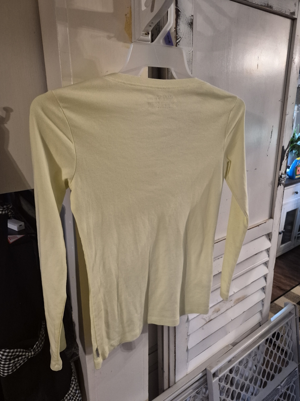 Eddie Bauer Soft Pale Yellow V-Neck Long Sleeve Top - Picture 3 of 4